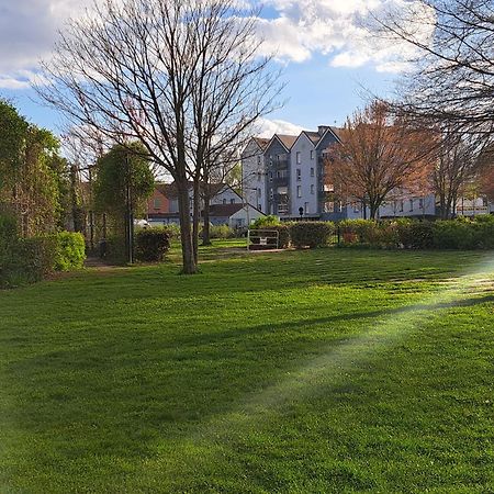 Chez Daniel, Un 2 Pieces Proche De Paris Stade De France 奥贝维利埃 外观 照片