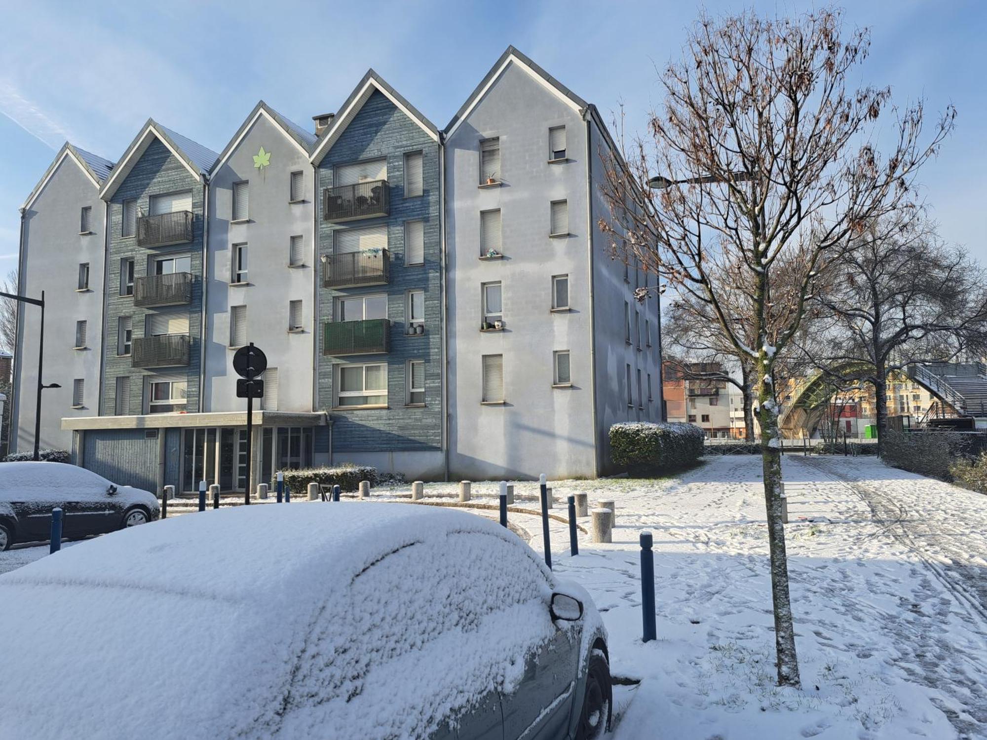 Chez Daniel, Un 2 Pieces Proche De Paris Stade De France 奥贝维利埃 外观 照片