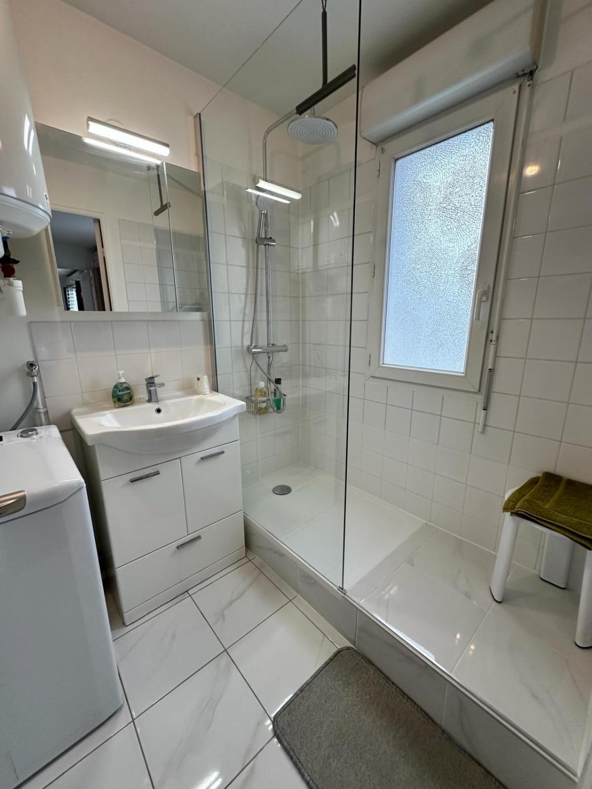 Chez Daniel, Un 2 Pieces Proche De Paris Stade De France 奥贝维利埃 外观 照片