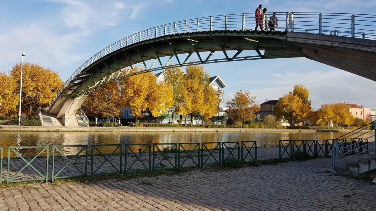 Chez Daniel, Un 2 Pieces Proche De Paris Stade De France 奥贝维利埃 外观 照片
